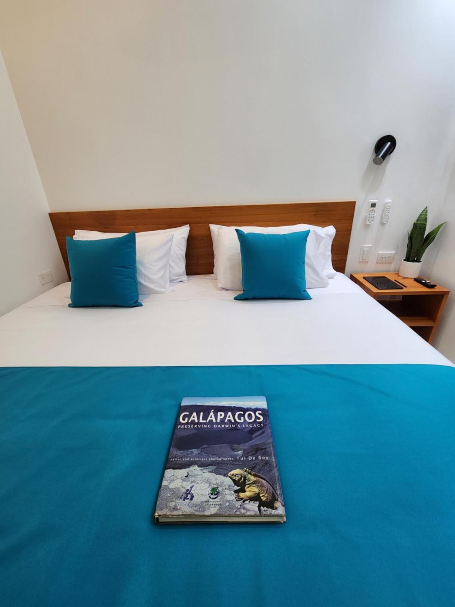 Casa Galapagos By Hostal Fragata 푸에르토아요라 외부 사진
